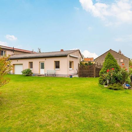 Idyllic Bungalow In Pepelow With Garden ภายนอก รูปภาพ