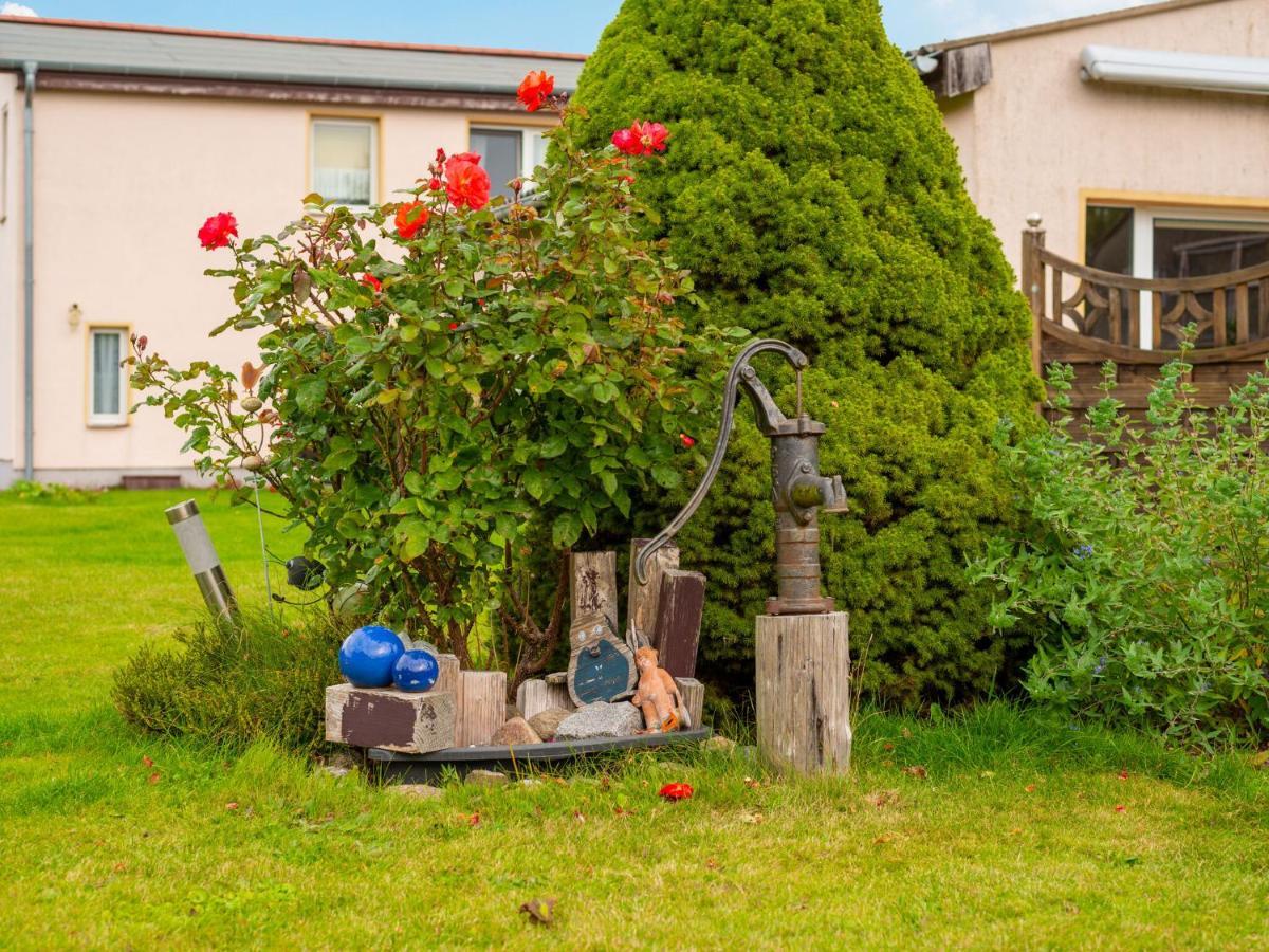 Idyllic Bungalow In Pepelow With Garden ภายนอก รูปภาพ