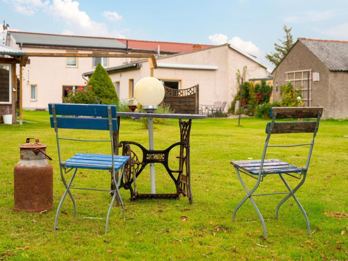 Idyllic Bungalow In Pepelow With Garden ภายนอก รูปภาพ